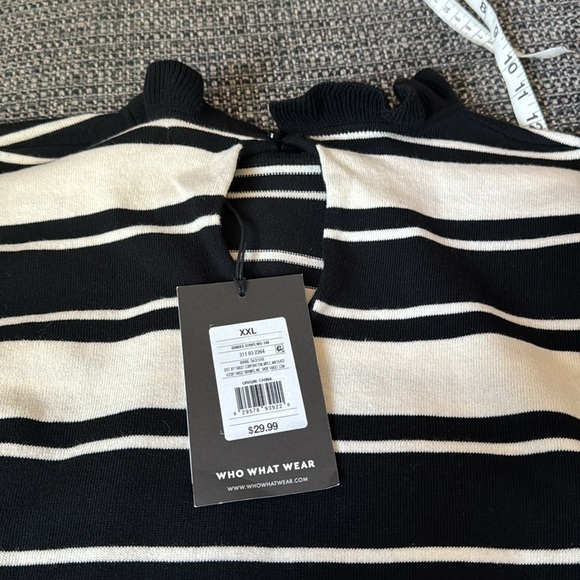 Sweater - Picture 3 of 5